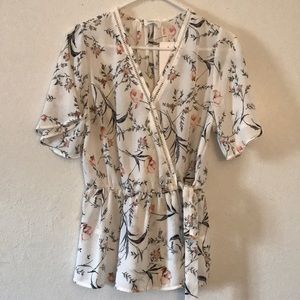 NWT Sienna Sky White Floral Wrap Tie Top